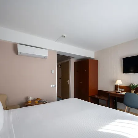 Le Yachtman Hotel 4*